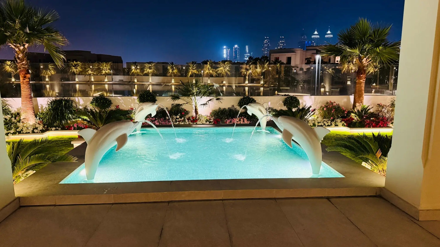 Top Landscaping Trends Featuring Washingtonia Palms in 2025